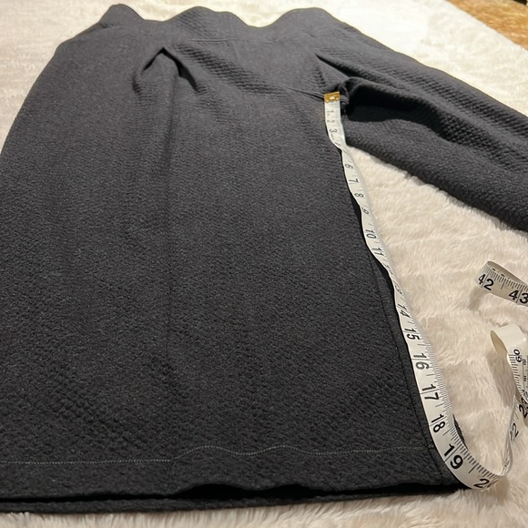 Lululemon Can You Feel The Pleat Crop *21"
Black size 8 - Picture 12 of 15